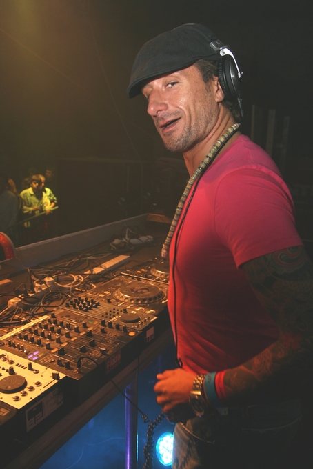 Englewood Night304.jpg