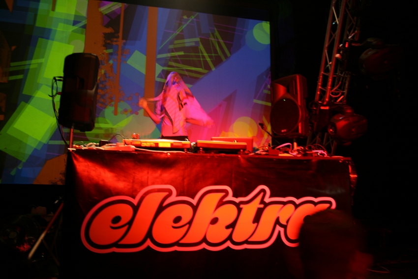 Elektra NDR032.jpg